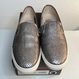 Vince Camuto Becker Slip-on sneaker.  Color Steel Black.